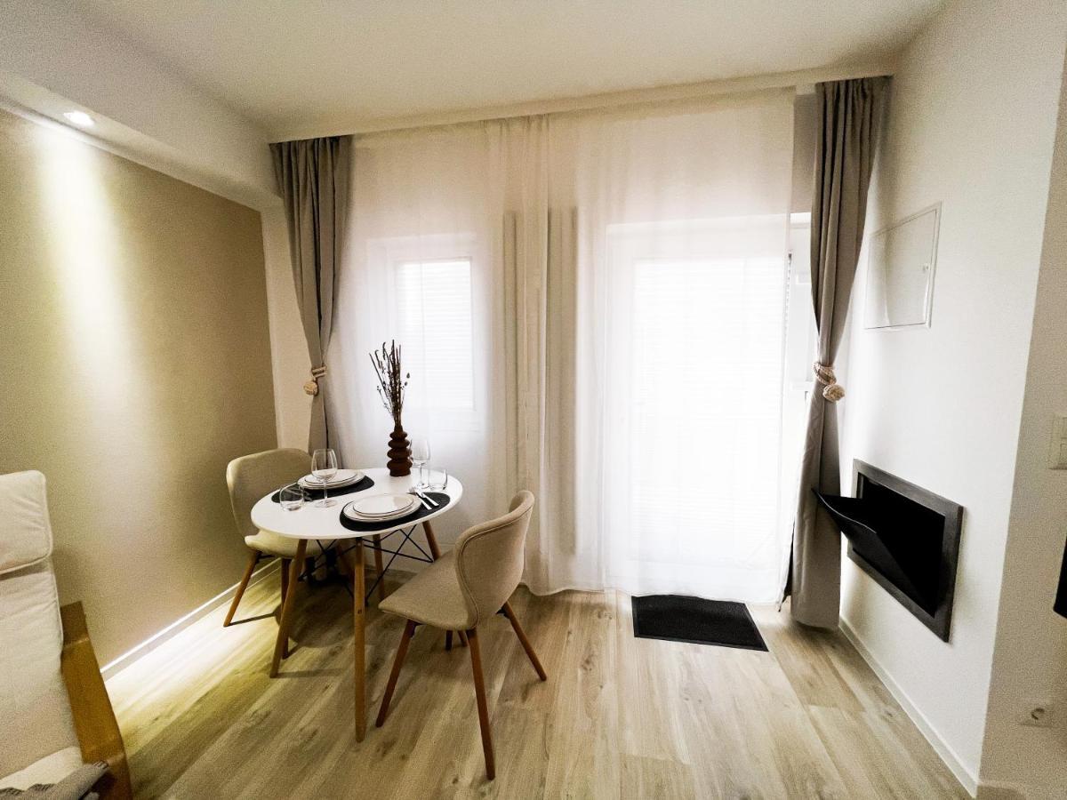 Qonroom - As Individual As - Kaiserstrasse
