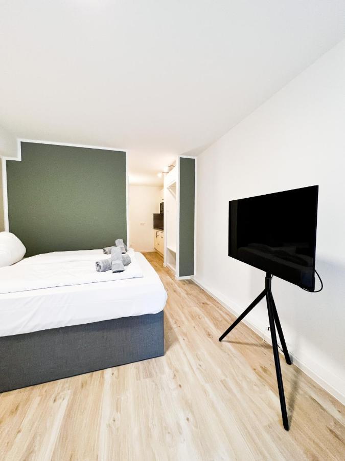 Qonroom - As Individual As - Kaiserstrasse Apartment *