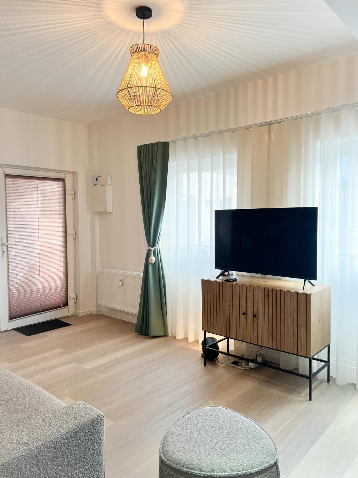 Qonroom - As Individual As - Kaiserstrasse