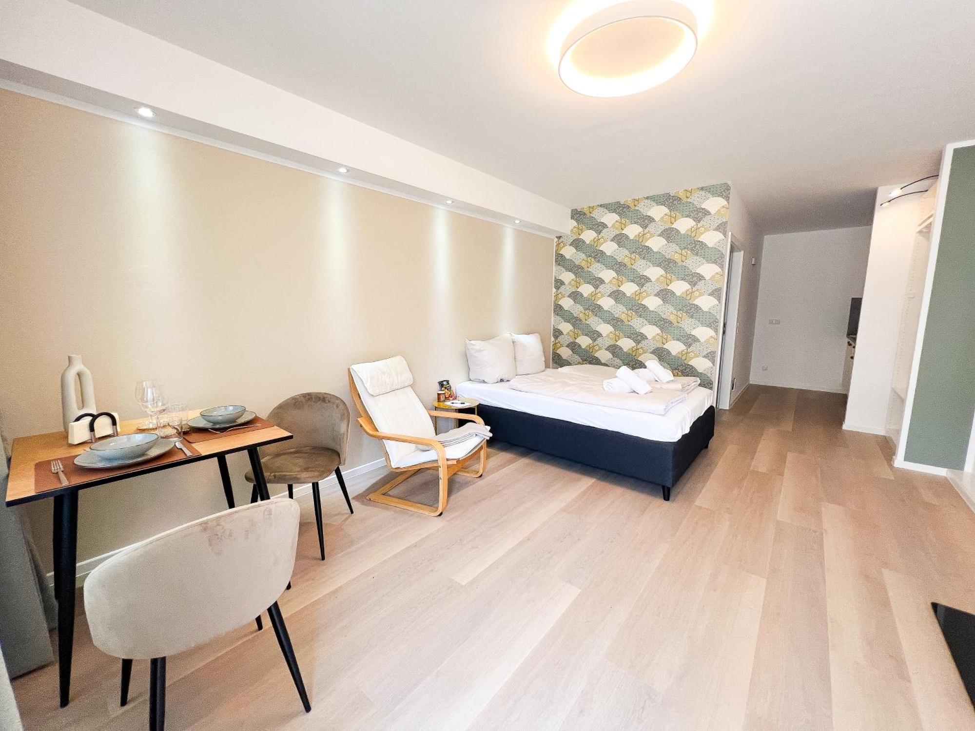 Qonroom - As Individual As - Kaiserstrasse