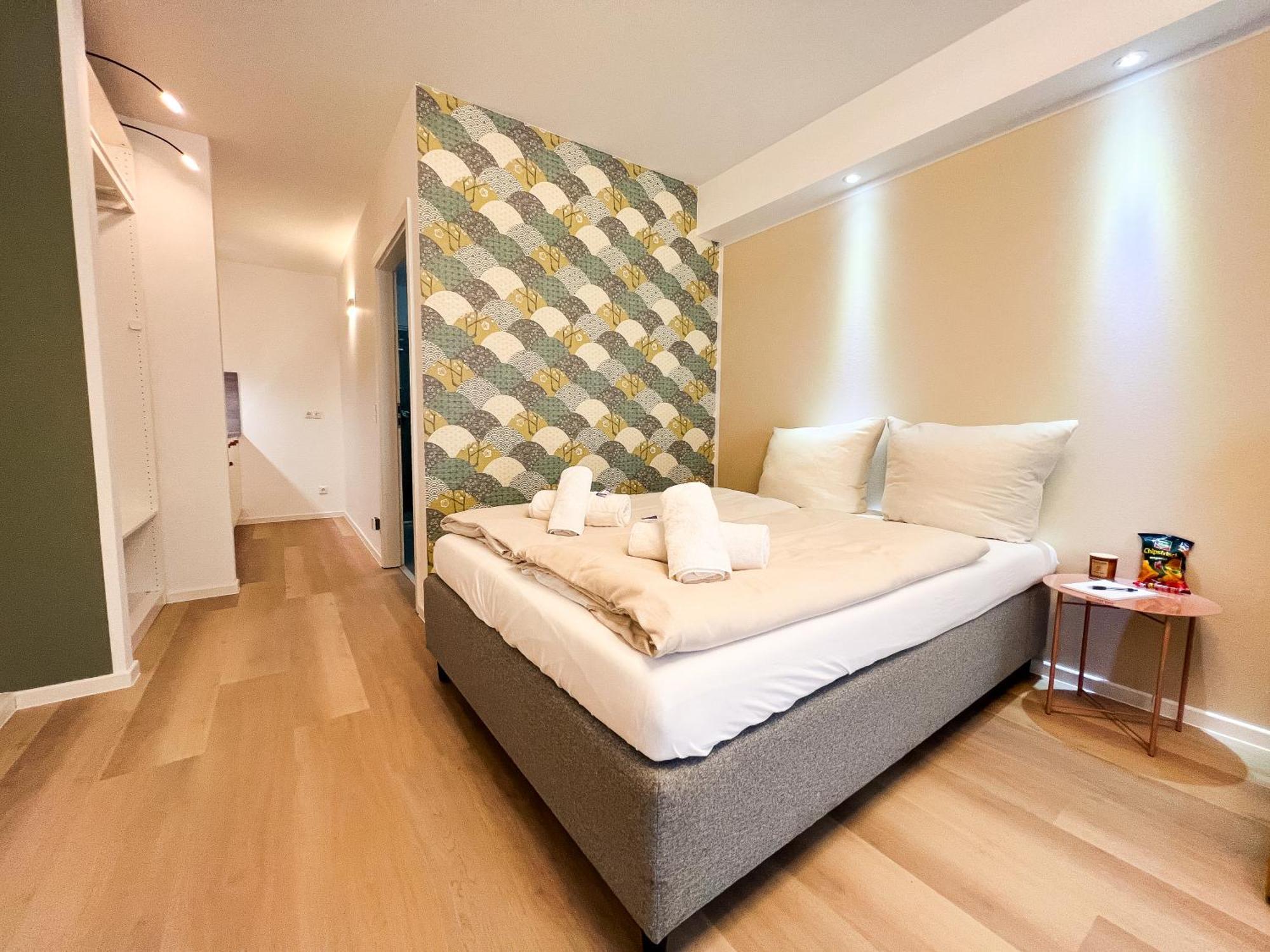 Qonroom - As Individual As - Kaiserstrasse Apartment *