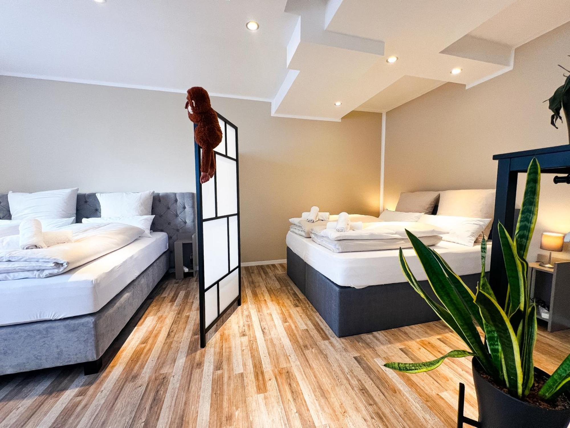Qonroom - As Individual As - Kaiserstrasse Apartment *