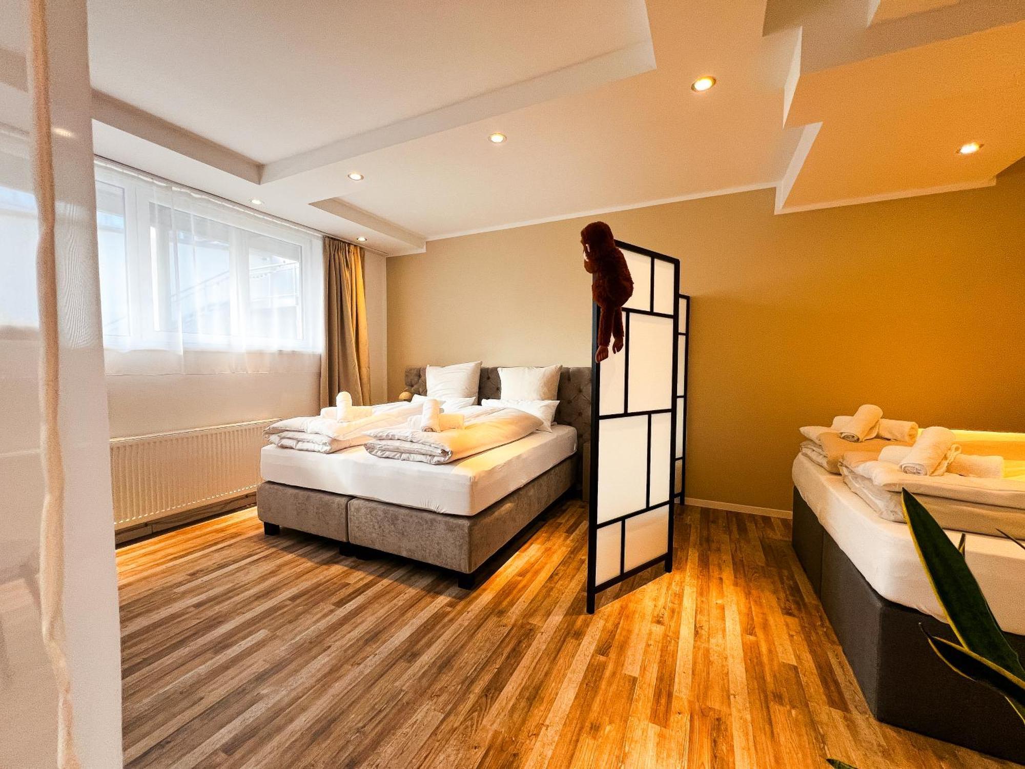 Qonroom - As Individual As - Kaiserstrasse Apartment *