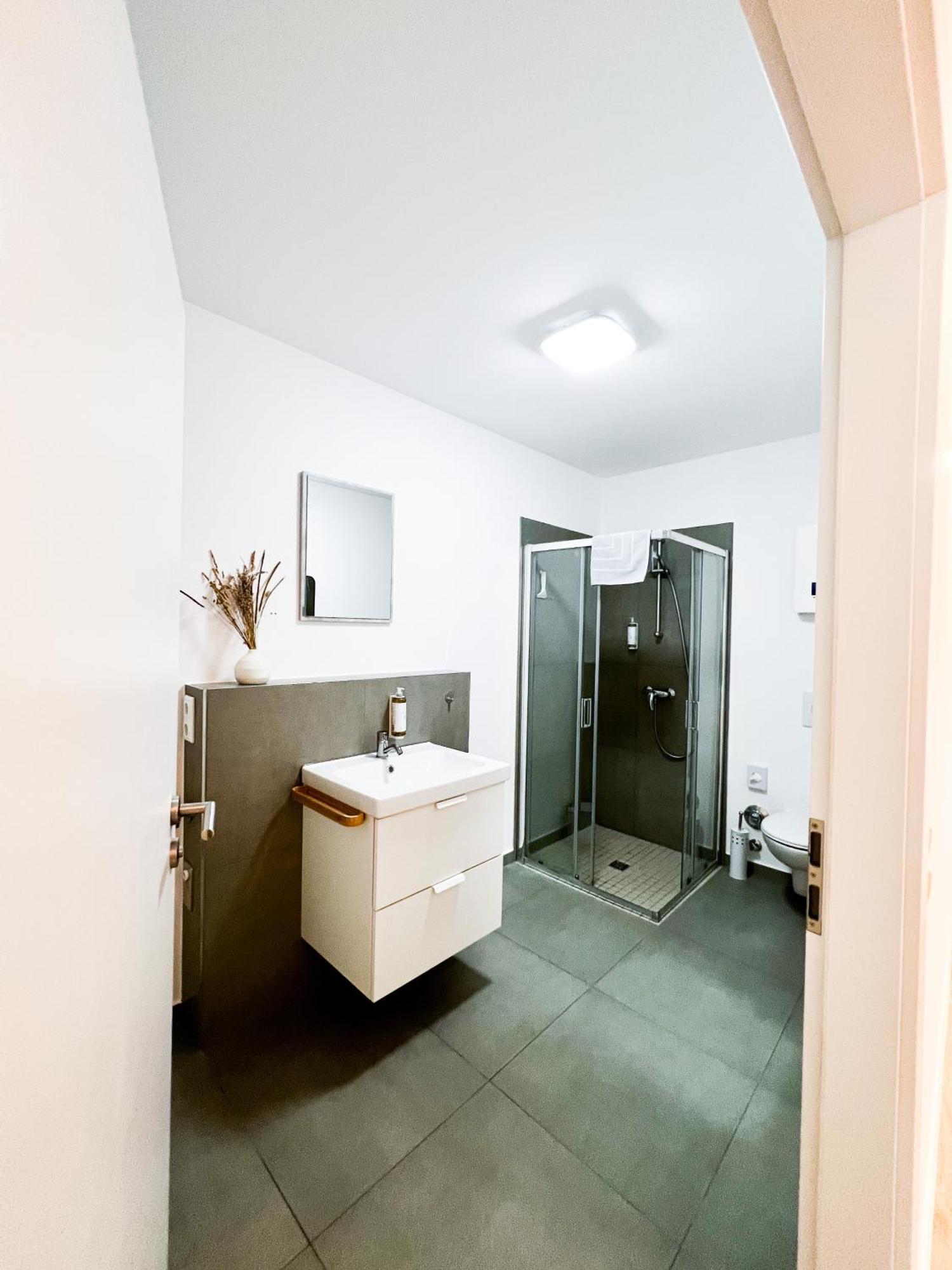 Qonroom - As Individual As - Kaiserstrasse Minden (North Rhine-Westphalia)