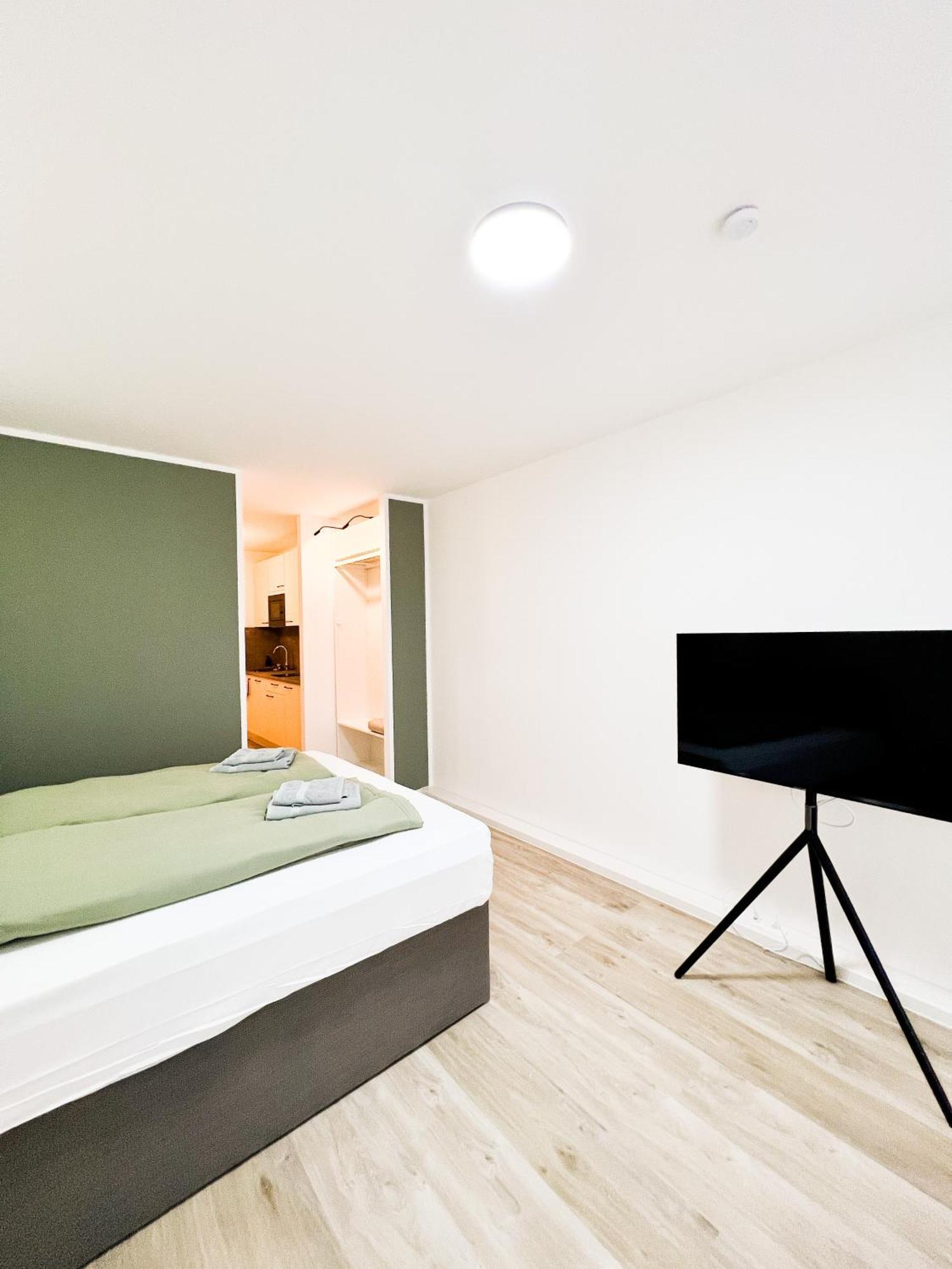 Qonroom - As Individual As - Kaiserstrasse Apartment