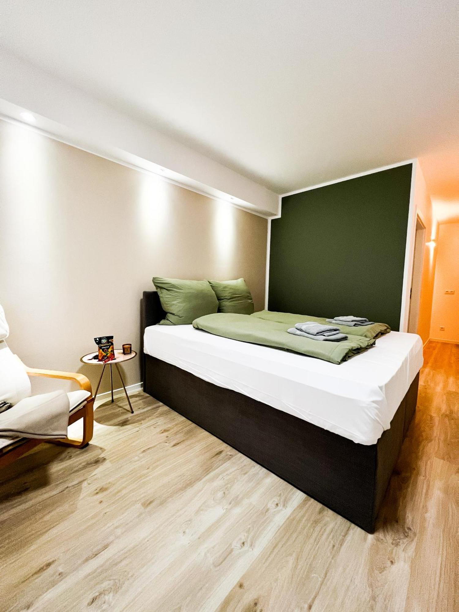 Qonroom - As Individual As - Kaiserstrasse Apartment *