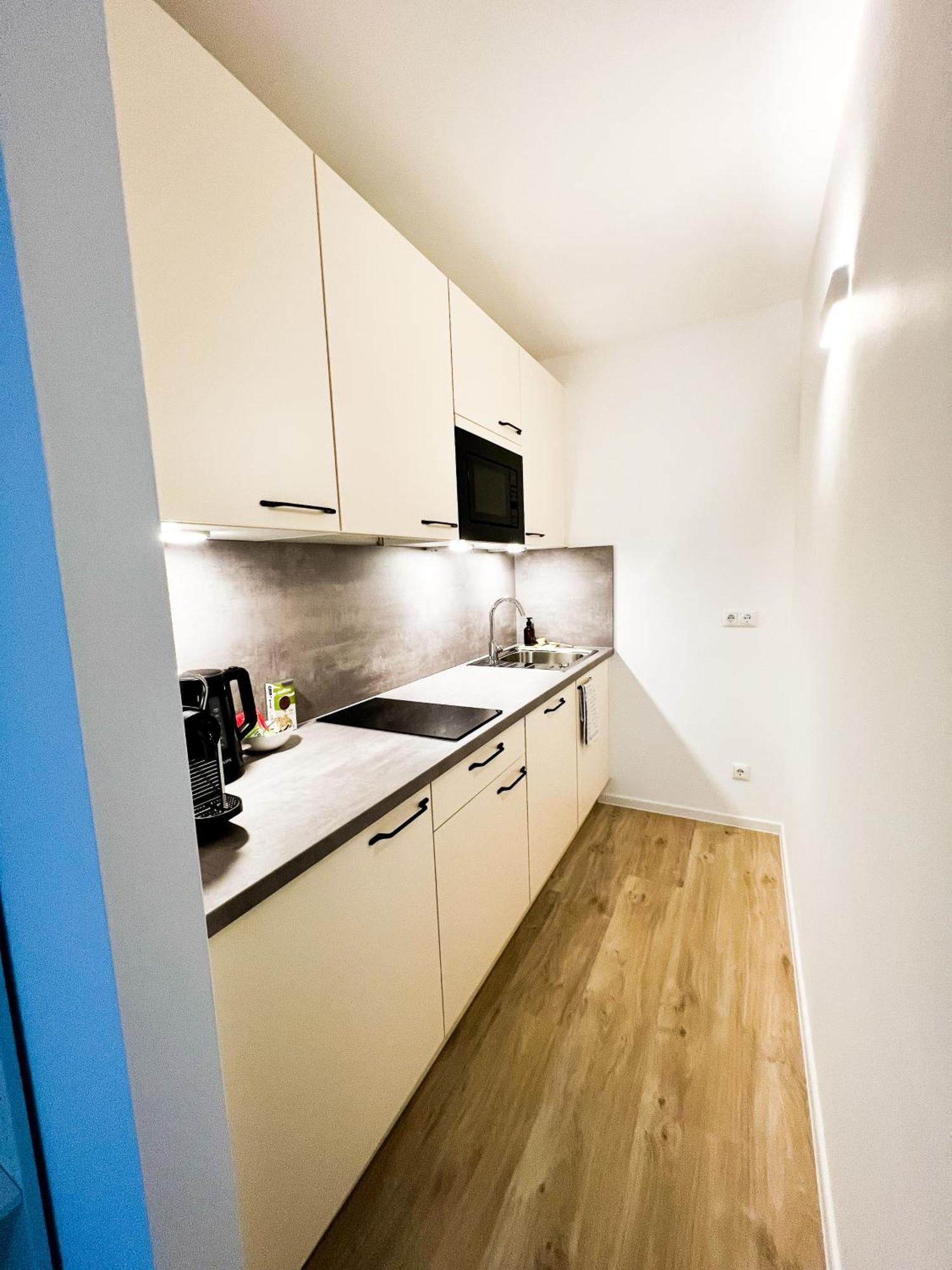 Qonroom - As Individual As - Kaiserstrasse Apartment